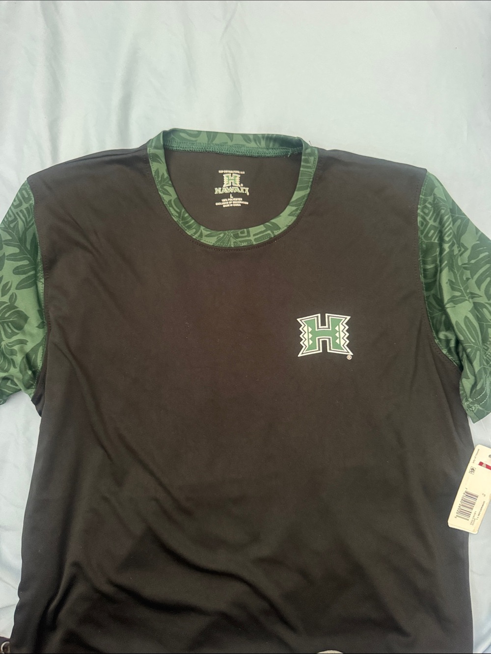 University of Hawaii rainbow warriors black shirt woman’s large. New with tags